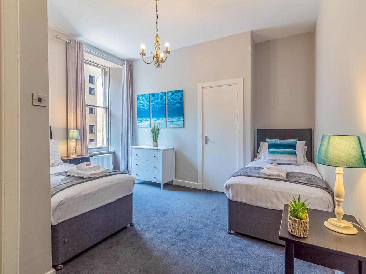 Pass The Keys Spacious And Homely Flat On The Royal Mile Edinburgh Bagian luar foto